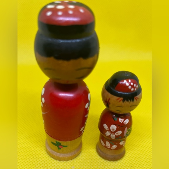 Vintage Japanese Set of 4 Kokeshi Matroshka Bobblehead Dolls - Picture 2 of 2